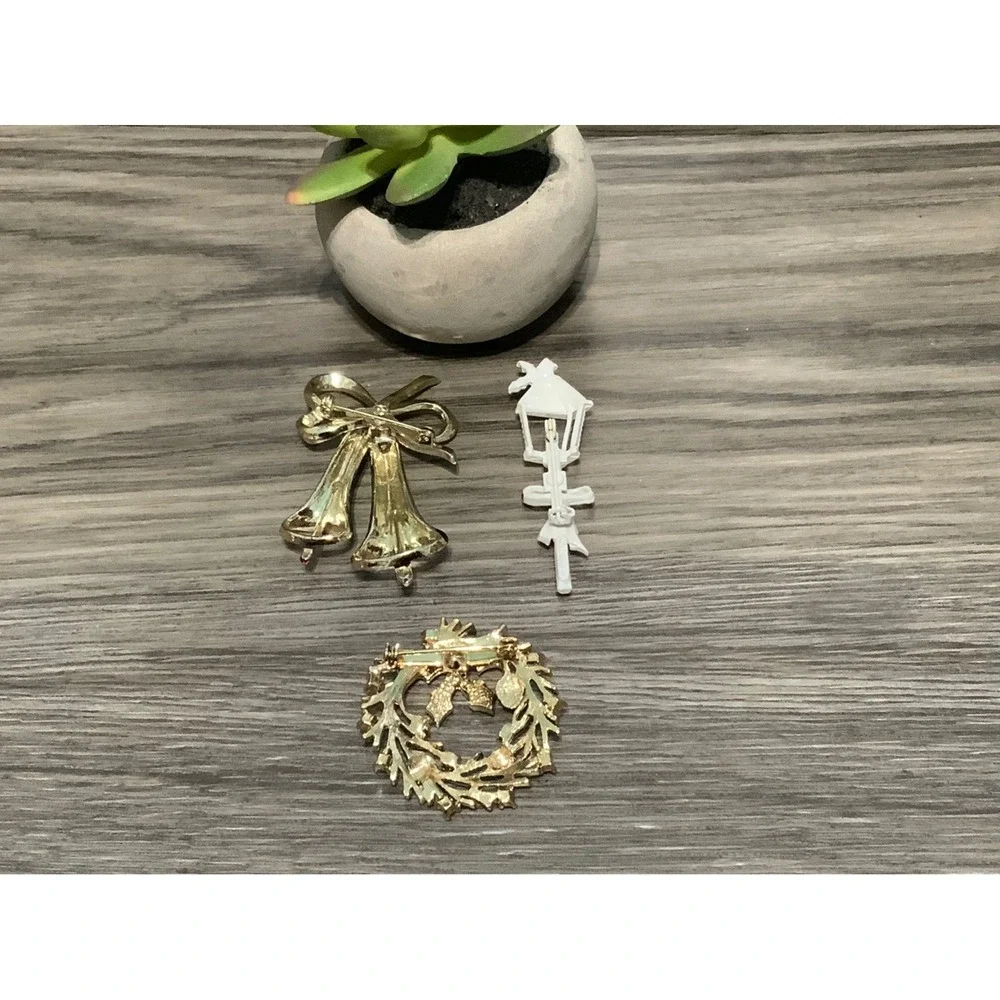 Bundle of 3‎ Christmas Brooches Pins